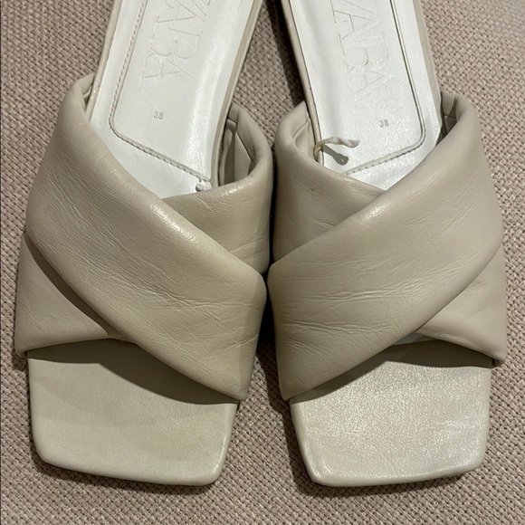 Zara light beige offwhite Flat slipon sandals slides - Picture 3 of 4